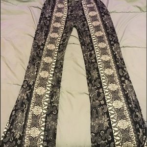 Wide legged leggings